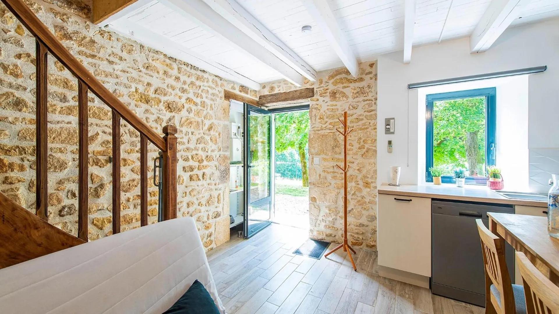 Tranquil Holiday Home In Soturac With Pool فرنسا